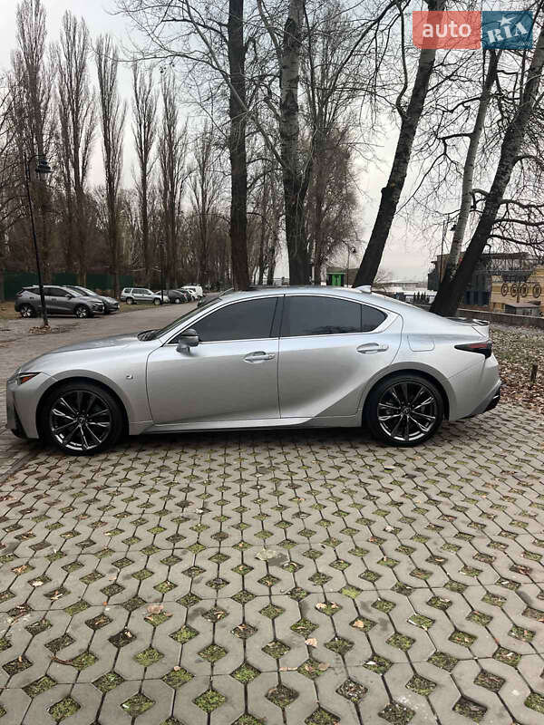 Седан Lexus IS 2022 в Киеве