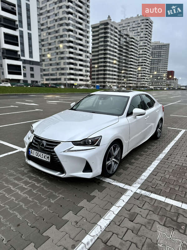 Седан Lexus IS 2019 в Києві