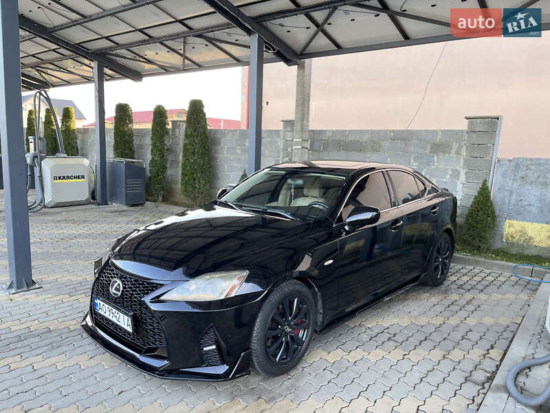 Седан Lexus IS 2007 в Иршаве