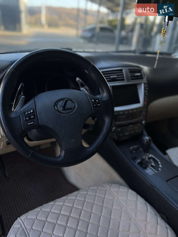 Седан Lexus IS 2007 в Иршаве