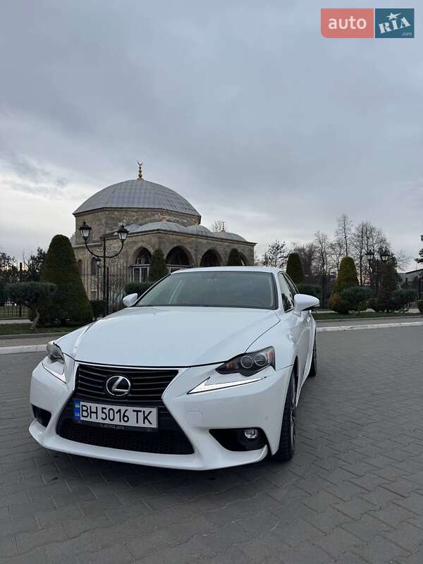 Седан Lexus IS 2014 в Измаиле