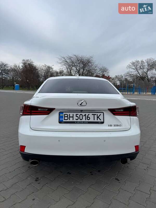Седан Lexus IS 2014 в Измаиле