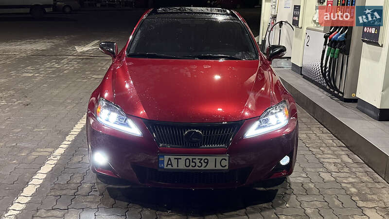 Седан Lexus IS 2013 в Івано-Франківську