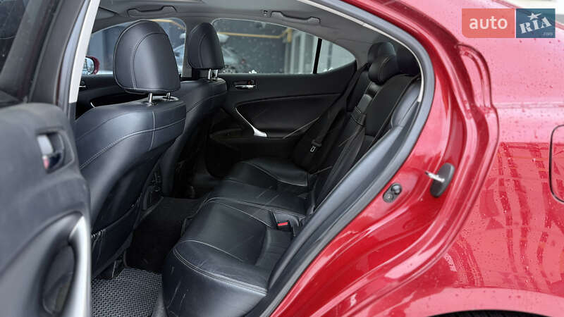 Седан Lexus IS 2013 в Івано-Франківську