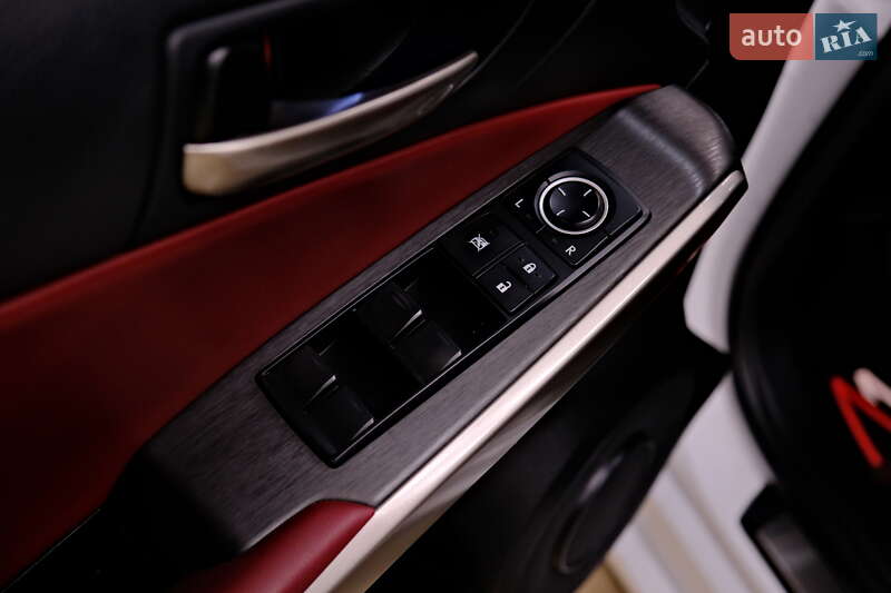 Седан Lexus IS 2018 в Одессе