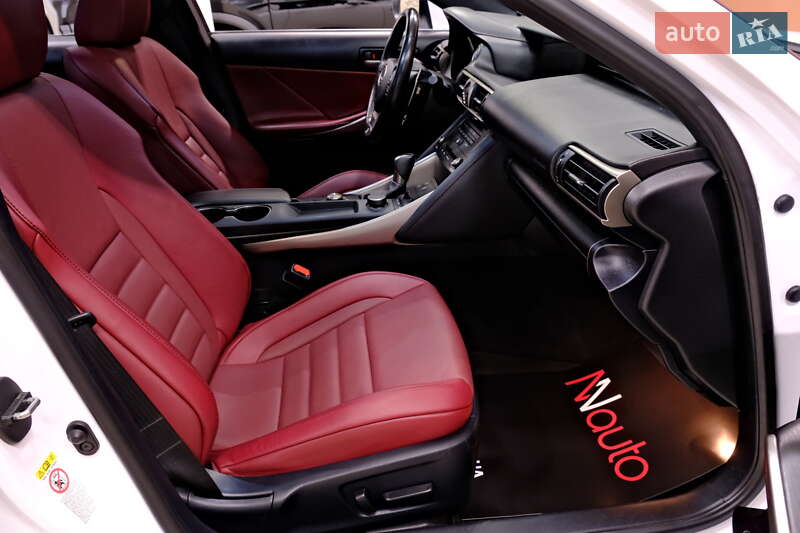 Седан Lexus IS 2018 в Одессе