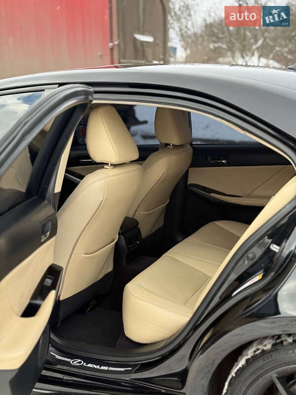 Седан Lexus IS 2013 в Днепре