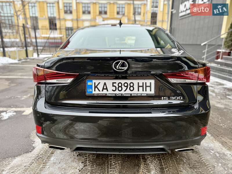 Седан Lexus IS 2018 в Киеве