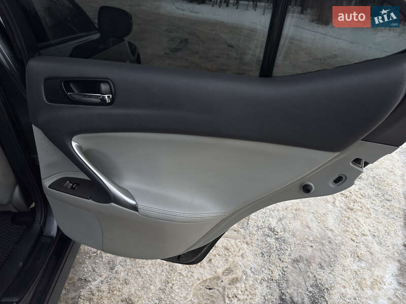 Седан Lexus IS 2007 в Киеве