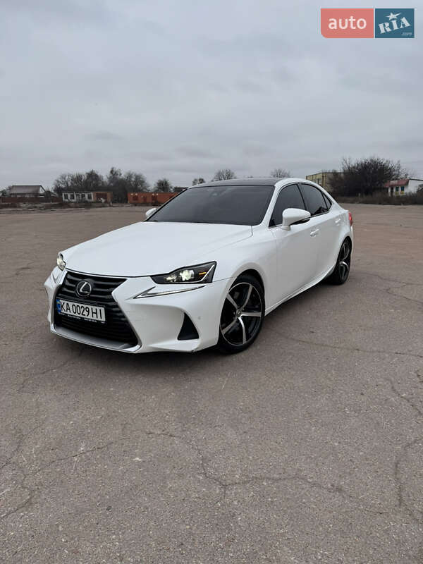 Седан Lexus IS 2016 в Києві