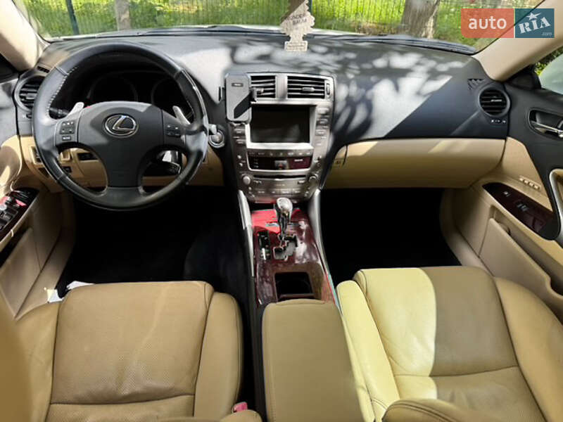 Седан Lexus IS 2008 в Киеве