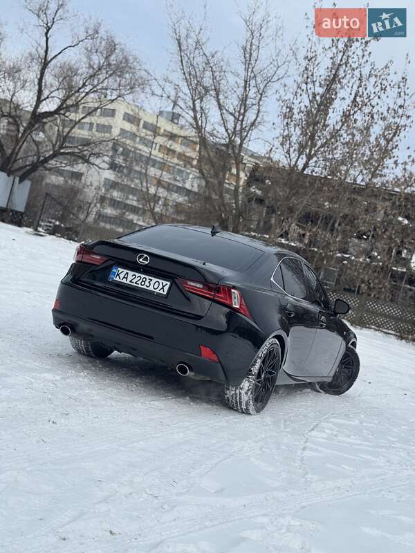 Седан Lexus IS 2014 в Києві