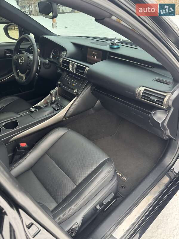 Седан Lexus IS 2014 в Києві