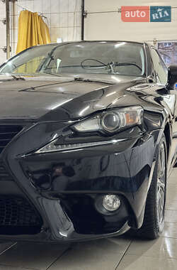 Седан Lexus IS 2013 в Никополе