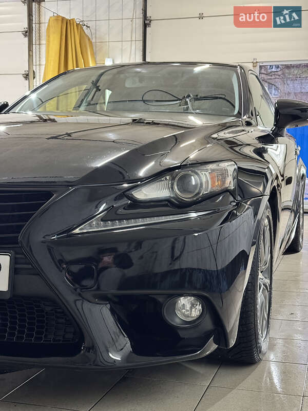 Седан Lexus IS 2013 в Никополе