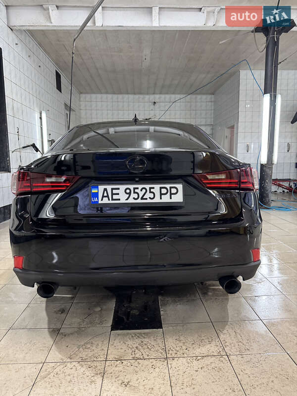 Седан Lexus IS 2013 в Никополе