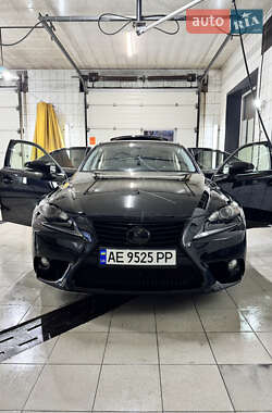 Седан Lexus IS 2013 в Никополе