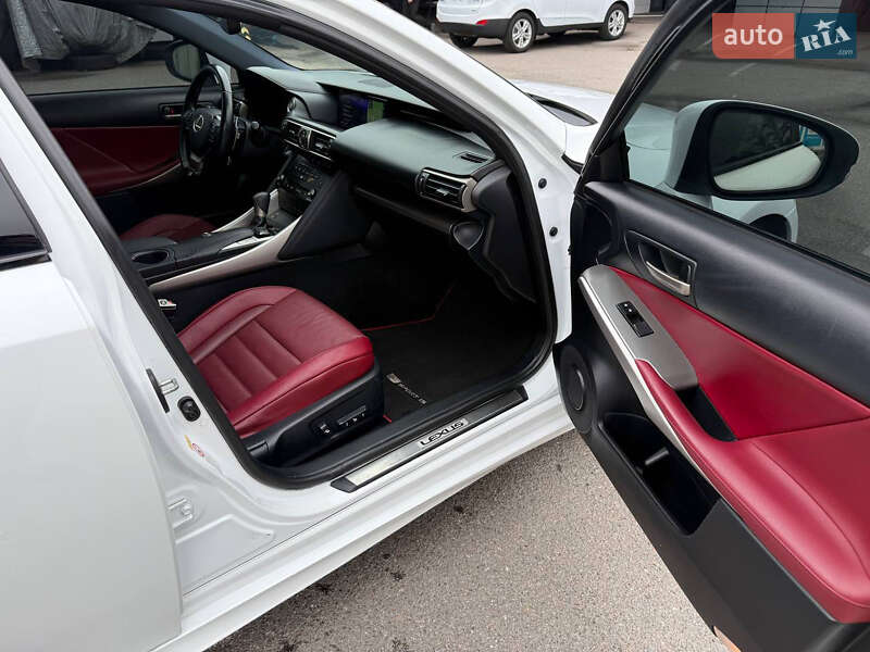 Седан Lexus IS 2016 в Києві