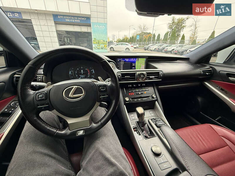 Седан Lexus IS 2016 в Києві