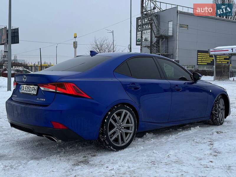 Седан Lexus IS 2017 в Киеве