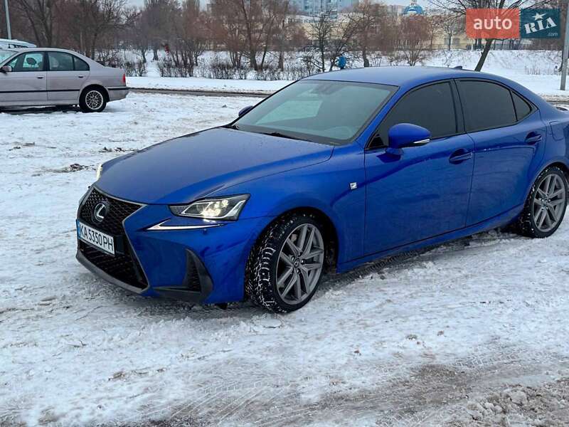 Седан Lexus IS 2017 в Киеве
