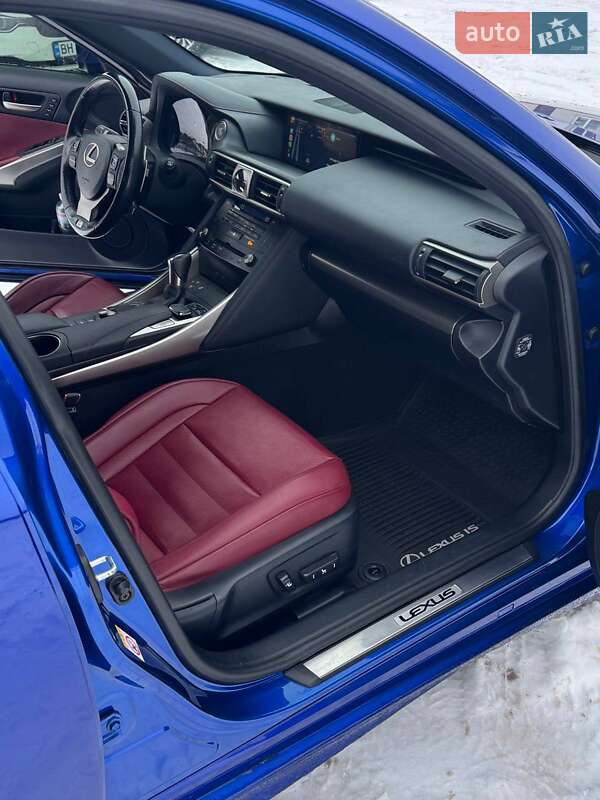 Седан Lexus IS 2017 в Киеве