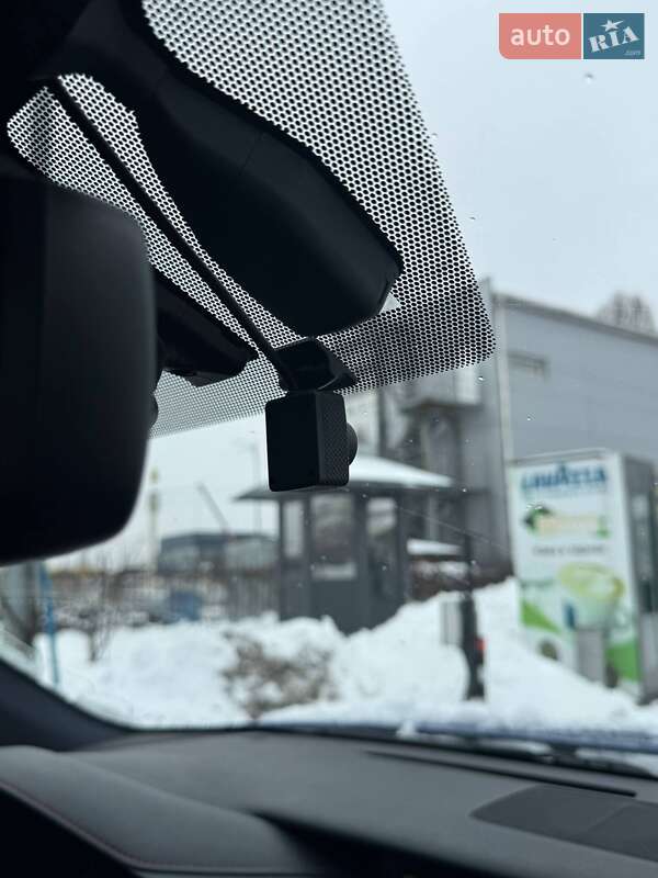 Седан Lexus IS 2017 в Киеве