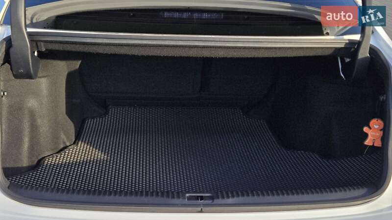 Седан Lexus IS 2016 в Одессе