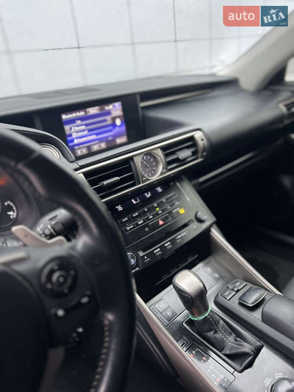 Седан Lexus IS 2013 в Киеве фото 9 Седан Lexus IS 2013 в Киеве