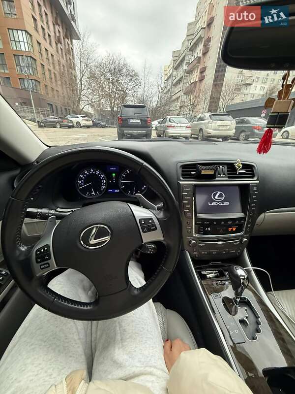 Седан Lexus IS 2012 в Днепре