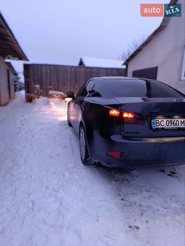 Седан Lexus IS 2006 в Борщеве