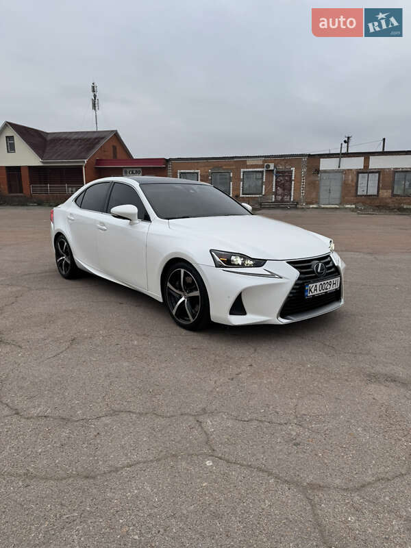 Седан Lexus IS 2016 в Киеве