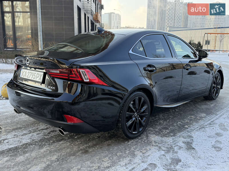 Седан Lexus IS 2015 в Киеве