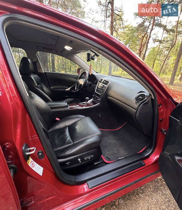 Седан Lexus IS 2006 в Киеве