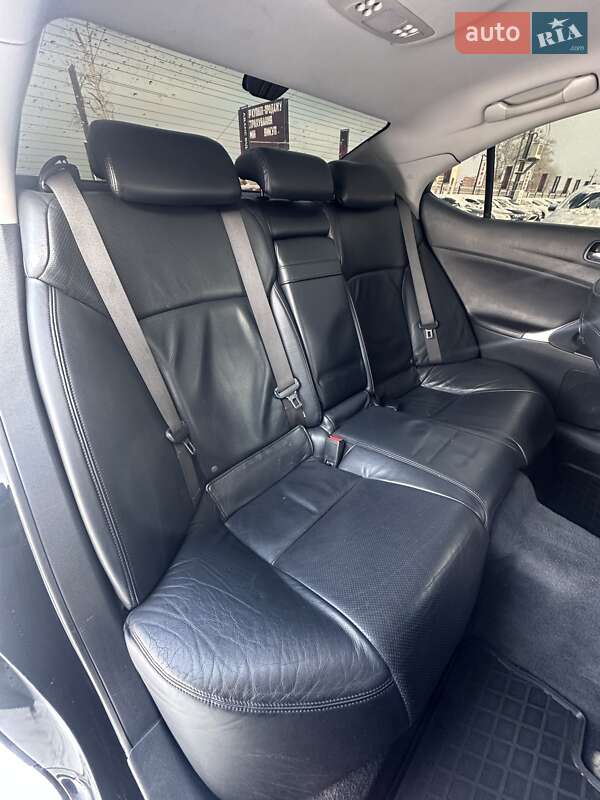 Седан Lexus IS 2007 в Білогородці