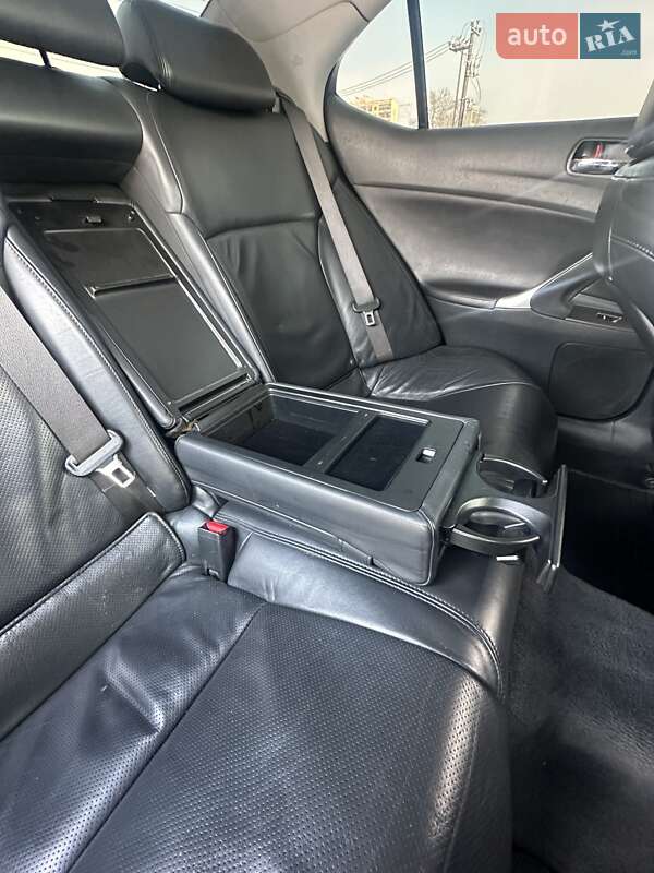 Седан Lexus IS 2007 в Білогородці