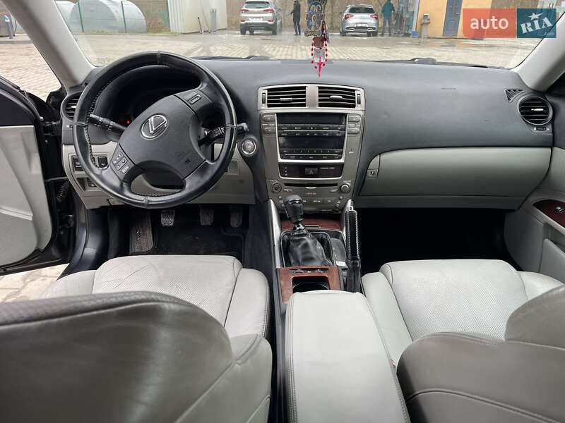Седан Lexus IS 2007 в Турке