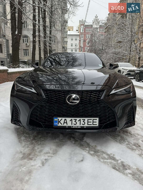 Седан Lexus IS 2024 в Киеве