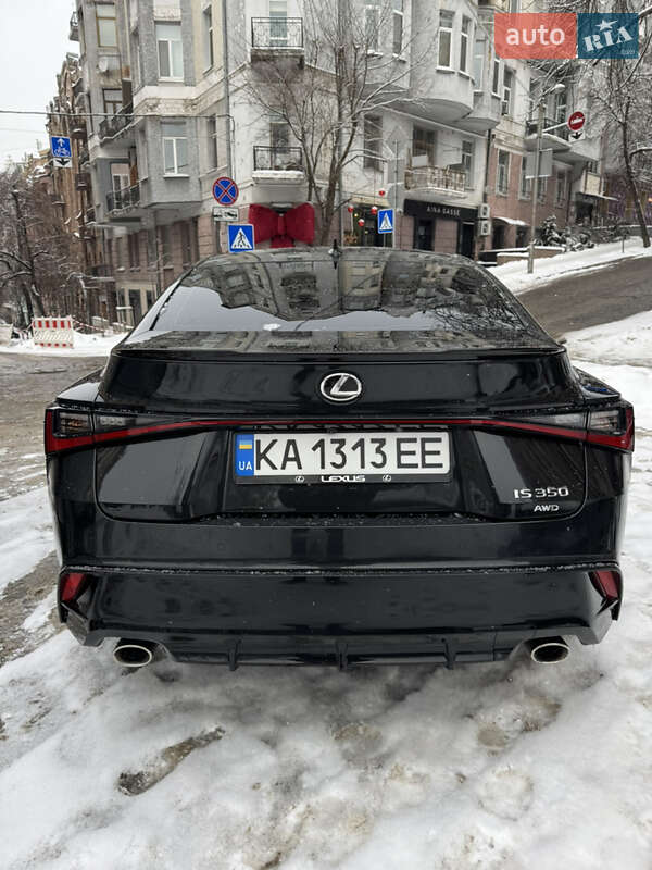 Седан Lexus IS 2024 в Киеве