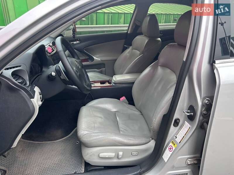 Седан Lexus IS 2008 в Киеве фото 12 Седан Lexus IS 2008 в Киеве
