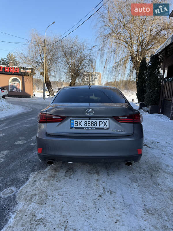 Седан Lexus IS 2016 в Здолбуніві