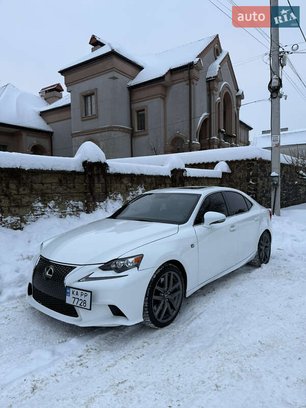 Седан Lexus IS 2015 в Ровно