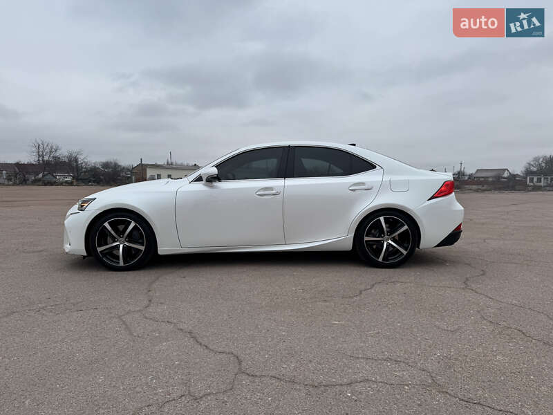 Седан Lexus IS 2016 в Киеве