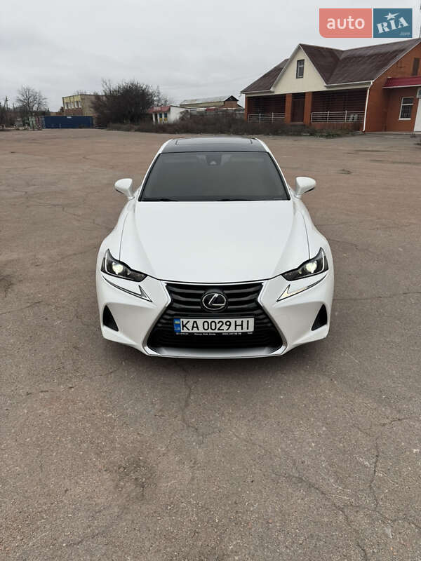 Седан Lexus IS 2016 в Киеве