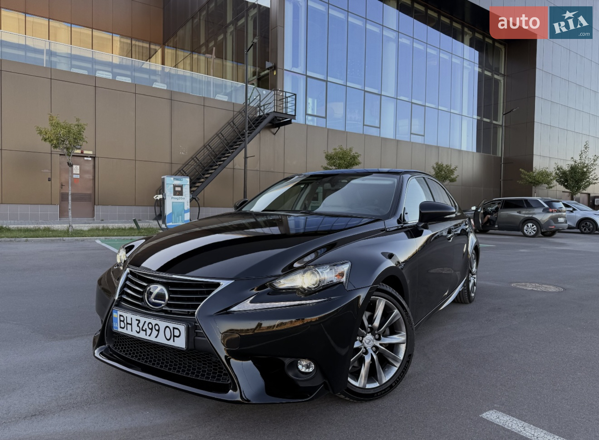 2016 Lexus IS - мініатюра 2