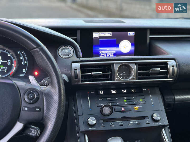 Седан Lexus IS 2014 в Киеве