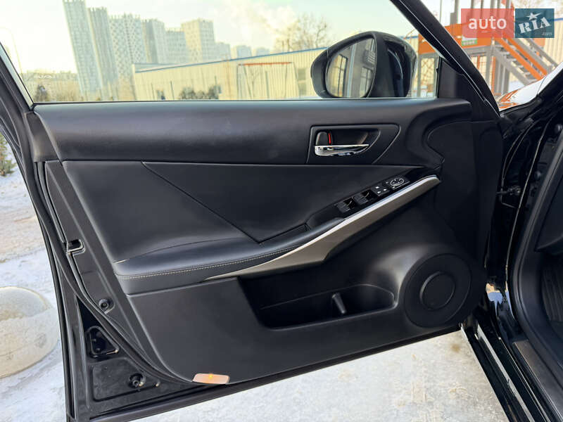 Седан Lexus IS 2015 в Киеве фото 12 Седан Lexus IS 2015 в Киеве