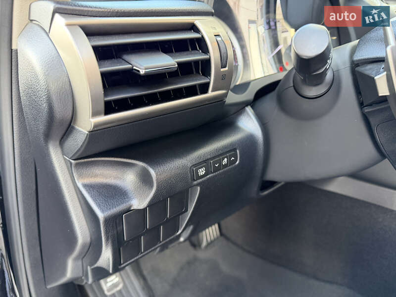 Седан Lexus IS 2015 в Киеве фото 17 Седан Lexus IS 2015 в Киеве