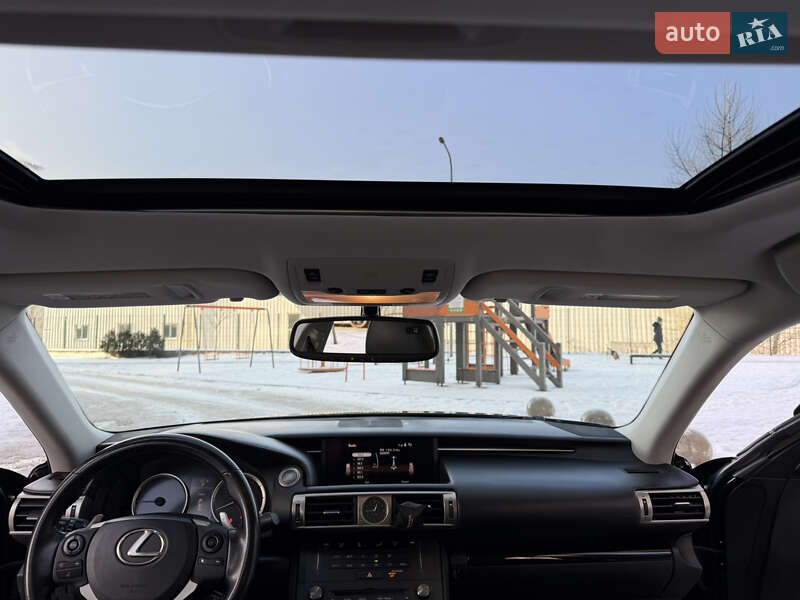 Седан Lexus IS 2015 в Киеве фото 29 Седан Lexus IS 2015 в Киеве