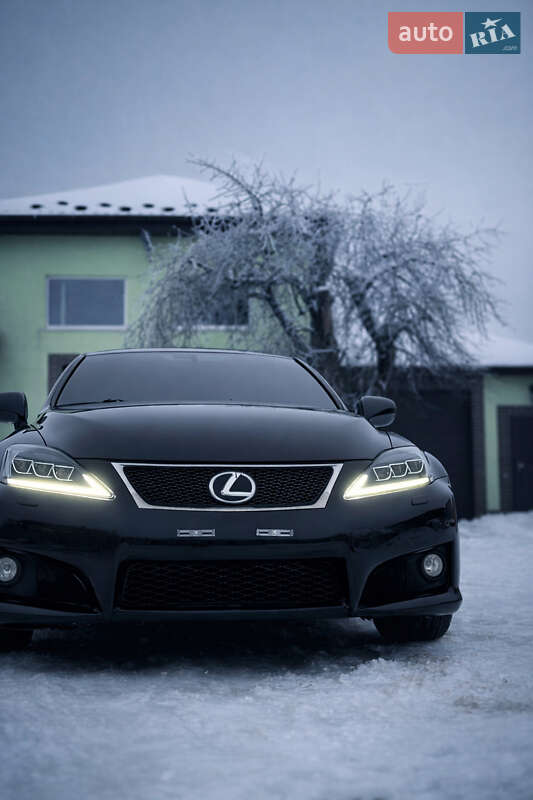 Lexus IS 2010